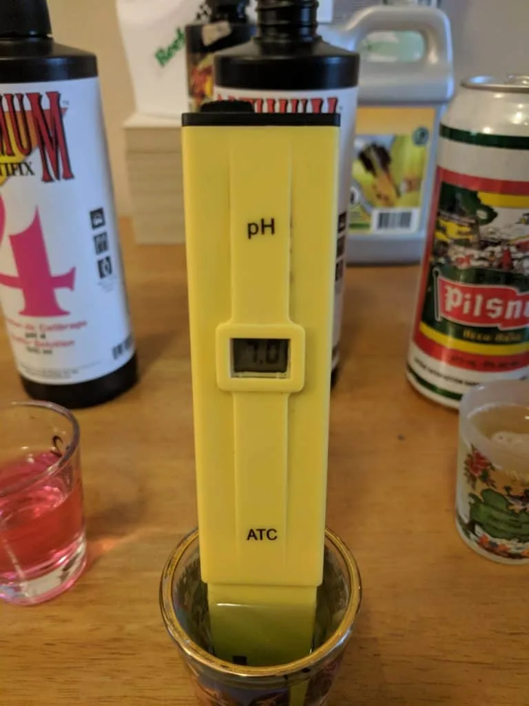 pH pen calibrated in pH 7 buffer solution